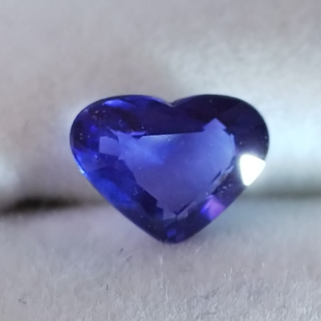 9月の誕生石 サファイアの魅力に迫る！ | カラッツ Gem Magazine