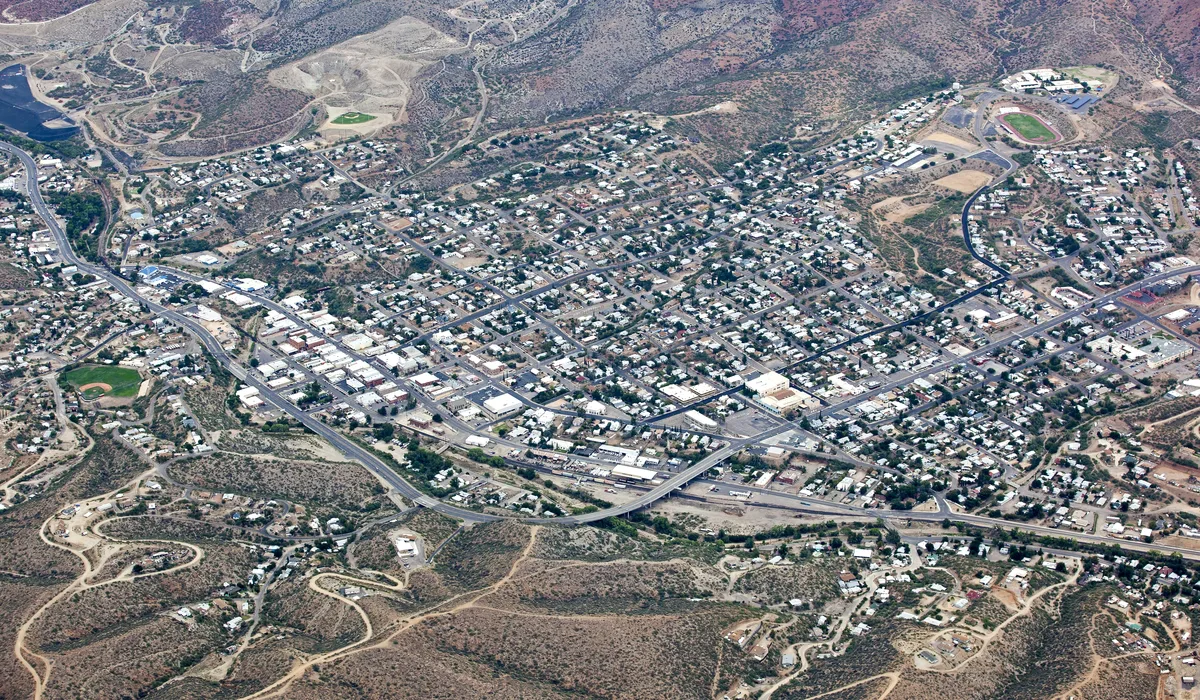 高品質トルコ石「スリーピングビューティターコイズ 」の特徴と価値が