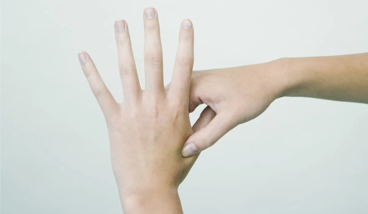 指輪が抜けない そんな時に試して欲しい5つの対処法 カラッツ Gem Magazine