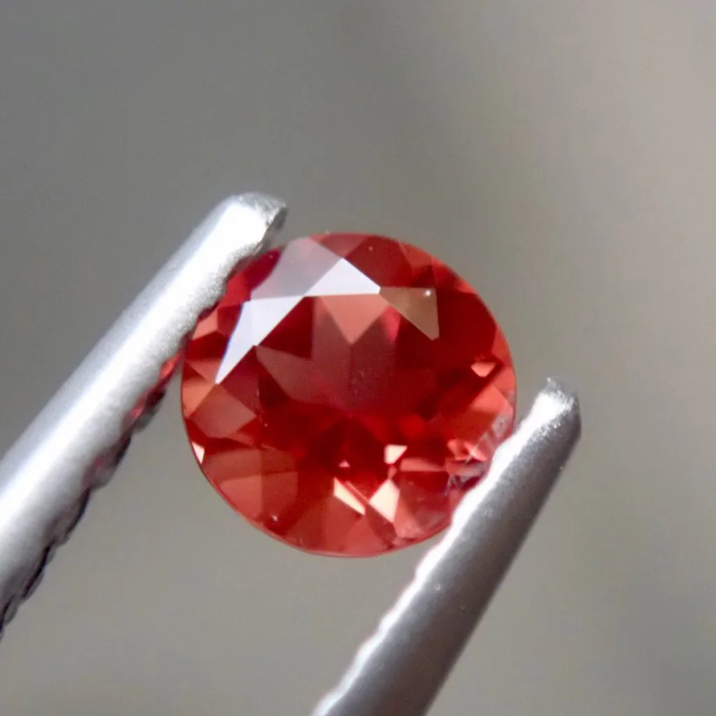 オレゴンサンストーンVSアンデシン、どうやって見分ける？買うなら