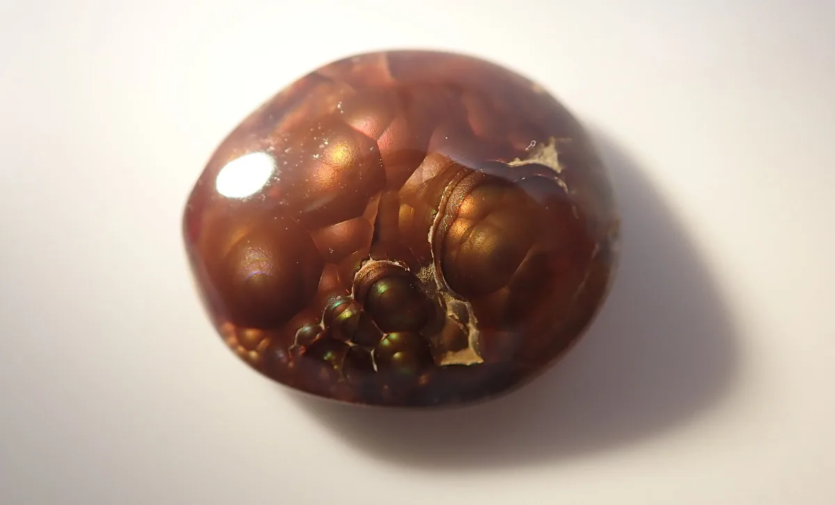 とっても奥が深いカルセドニーの世界｜名前の意味やおもな種類とは