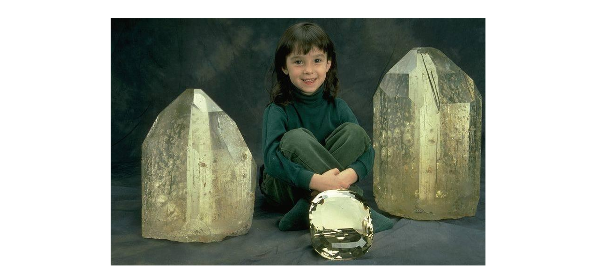 11月の誕生石トパーズは黄金に輝く！？他の色や種類、偽物はあるの