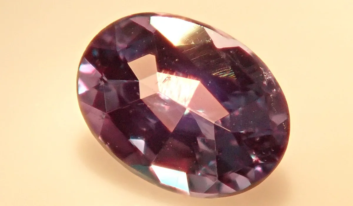 宝石のカットの種類と特徴について | カラッツ Gem Magazine