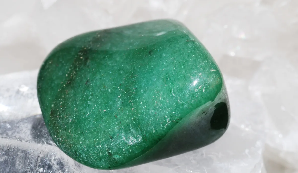 アベンチュリンクォーツってどんな石？金粉が散りばめられたように