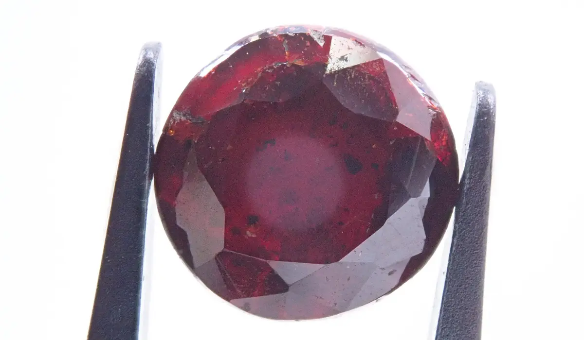 ジンカイトはどんな宝石？合成ジンカイトの誕生にまつわるユニークな