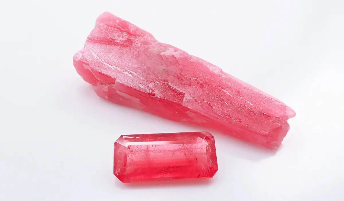 ロードナイトはバラ色の宝石｜インカローズとの違いや価値基準など