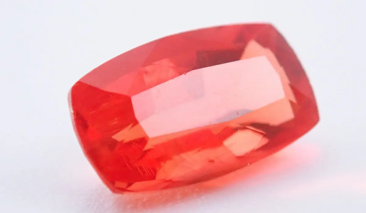 麗しの赤い宝石たち ルビー レッドダイヤモンド カーネリアンなど カラッツ Gem Magazine