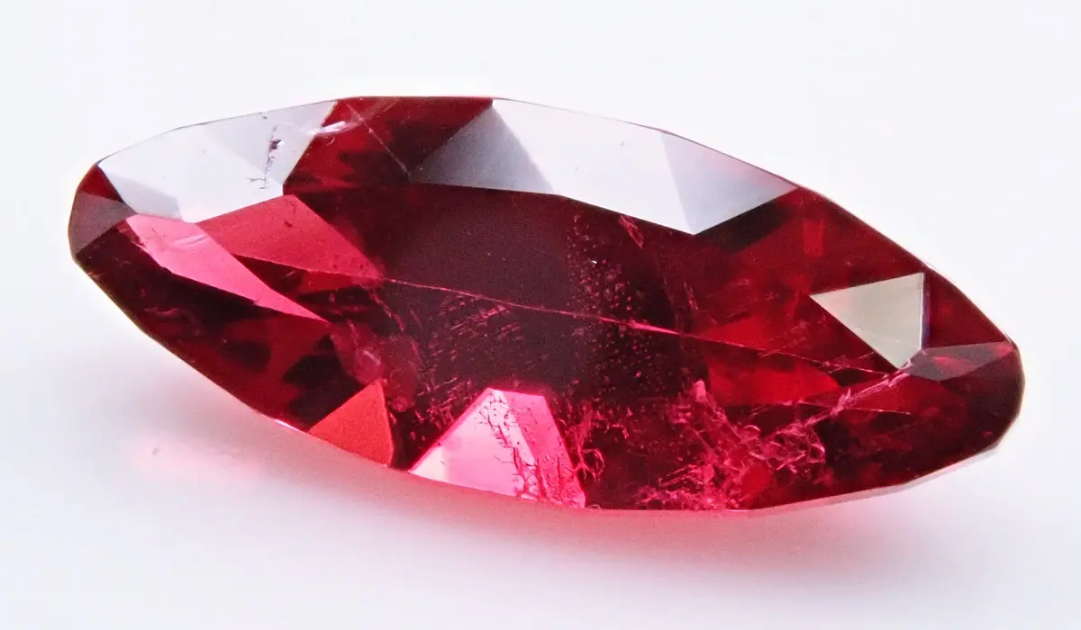 ルビーの最高峰ピジョンブラッド 色や産地 世界的に有名なジュエリーとは カラッツ Gem Magazine