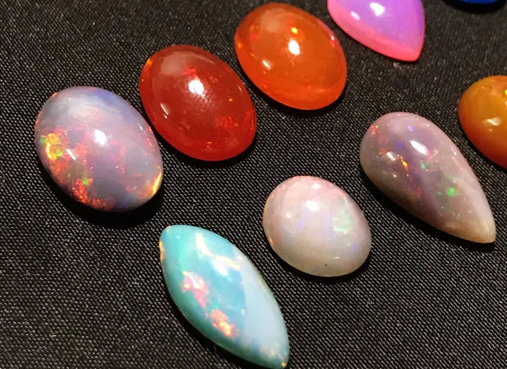 偽物として売られている宝石たちとその見分け方 | カラッツ Gem Magazine