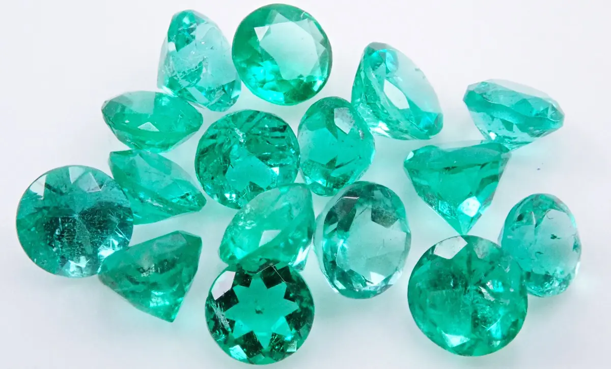 誰もが「これって新品？？」と疑う！エメラルドグリーン&タイガーアイのスイス高級腕時計DRIMEX普段使いでもお得な１品です。 エメラルドグリーン-歌詞-宇宙探検隊-KKBOX