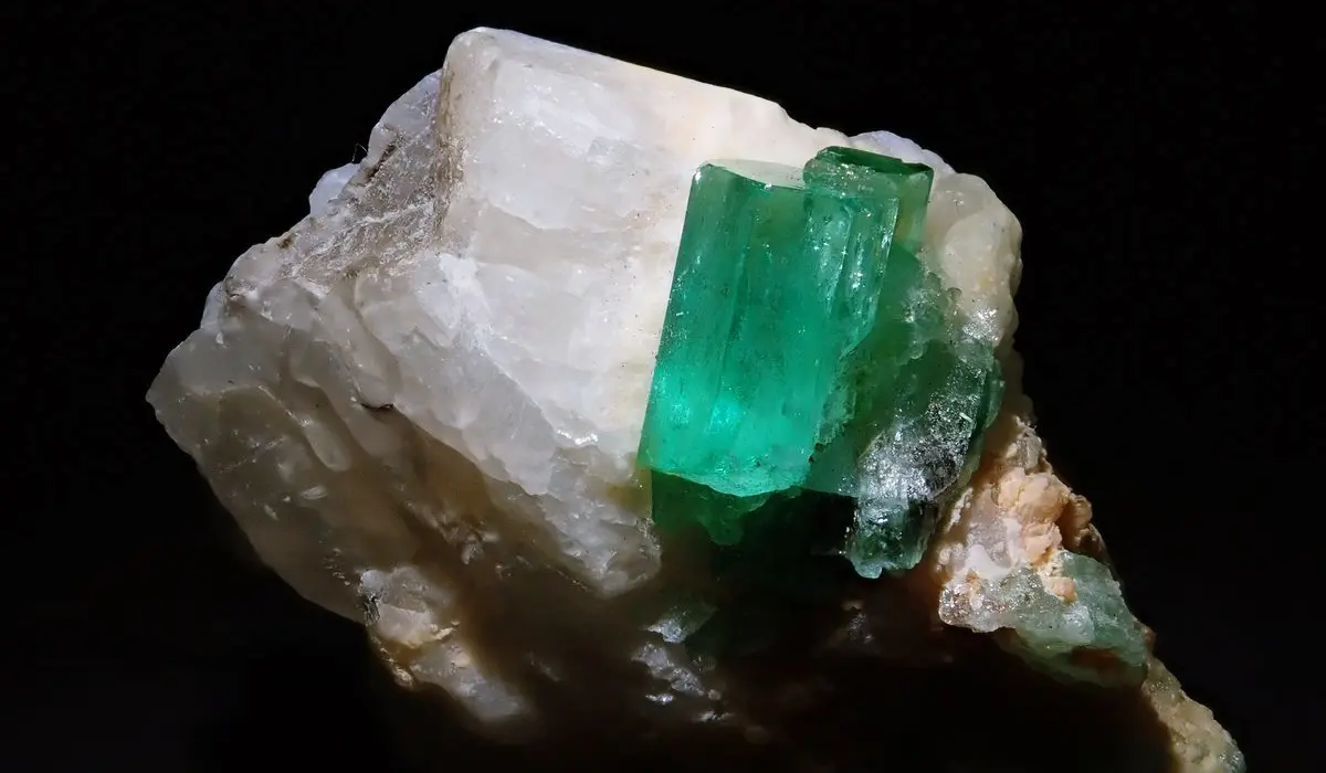 誰もが「これって新品？？」と疑う！エメラルドグリーン&タイガーアイのスイス高級腕時計DRIMEX普段使いでもお得な１品です。 エメラルドグリーン-歌詞-宇宙探検隊-KKBOX