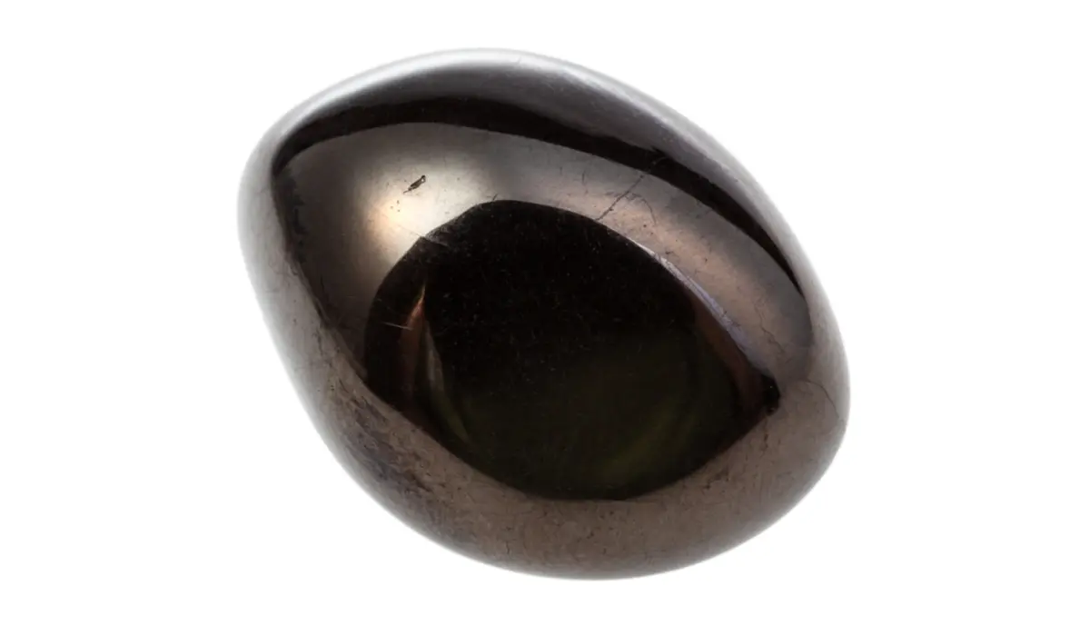 黒い宝石にはどんなものがある？｜ブラックダイヤモンド、ジェット