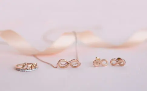 ピンクゴールド