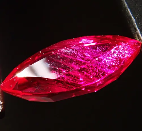 ルビーの価値や価格相場、選び方のポイント｜ルースとジュエリーで