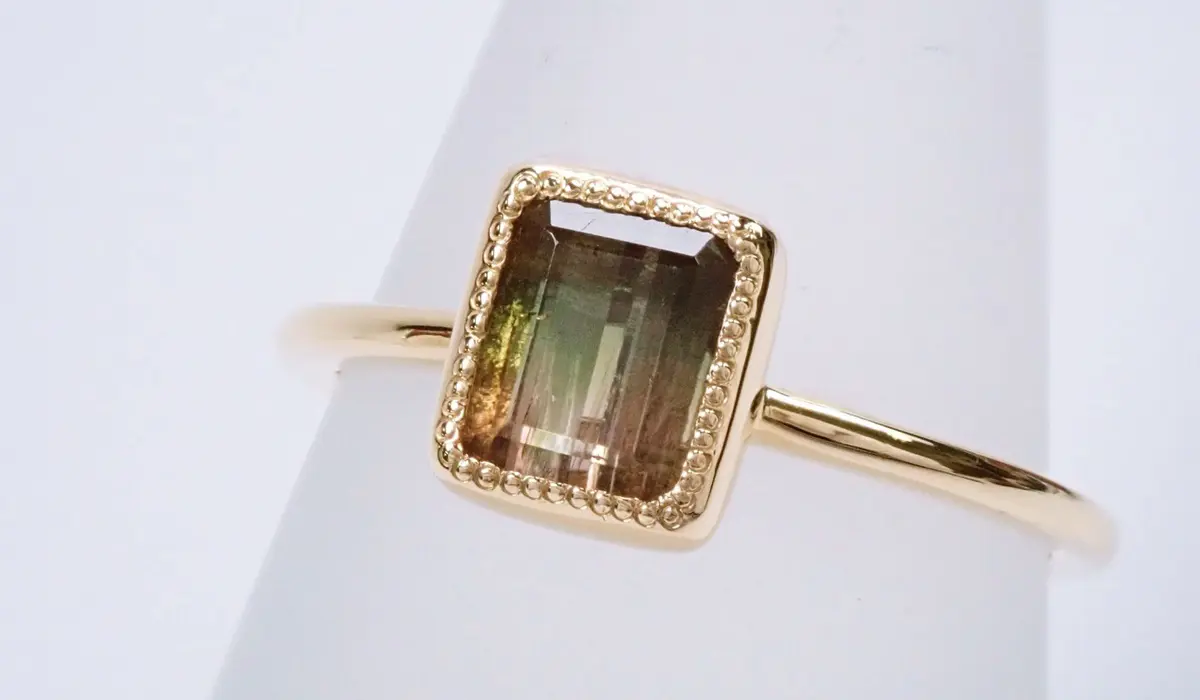 宝石の石留めの種類 爪留めと覆輪留めの違いとは | カラッツ Gem Magazine