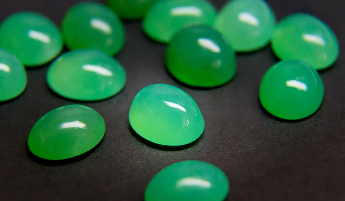 究極品質　未来への希望と愛を象徴する聖石　プレミアムクリソプレーズのブレス 日本野鳥の会創立90周年を記念して 「水辺の青い宝石」翡翠をイメージ