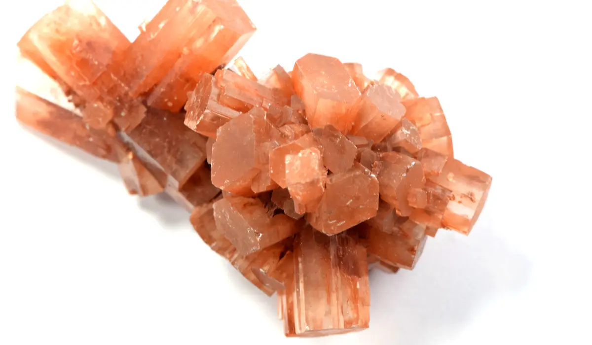 アラゴナイトってどんな宝石？カルサイトの親戚って本当？ | カラッツ