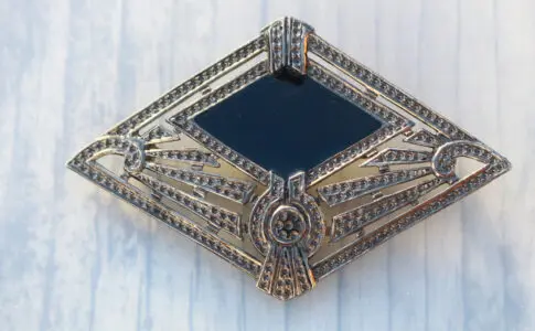 フォスフォフィライトってどんな宝石？入手する方法ってあるの？お値段