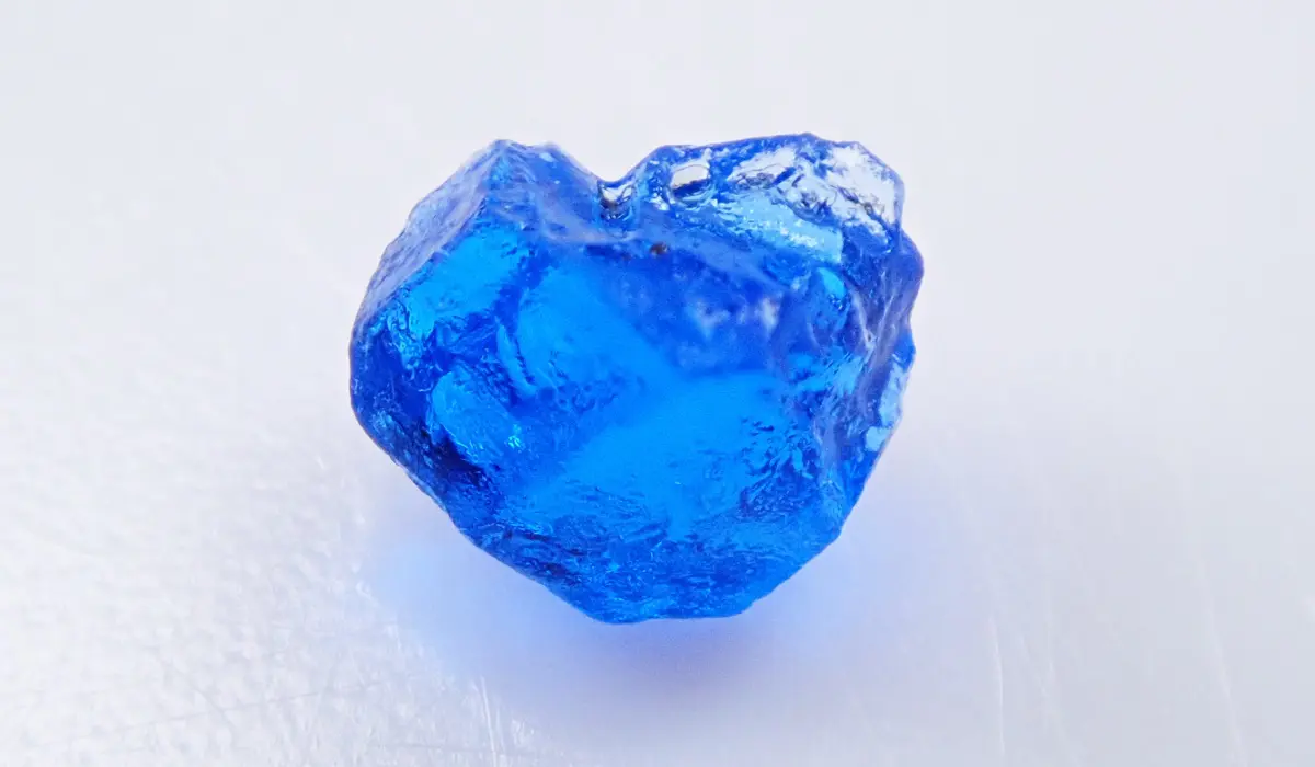 アウイナイトの価値や価格相場、選び方のポイント｜ルース、ジュエリー