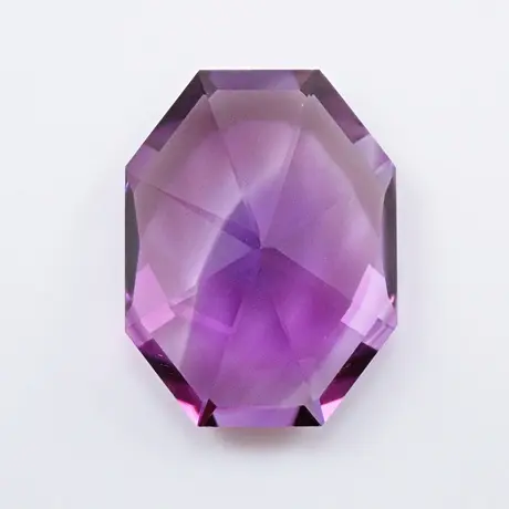 2月の誕生石アメジストとは？原石の形や意味、石言葉、お手入れ方法