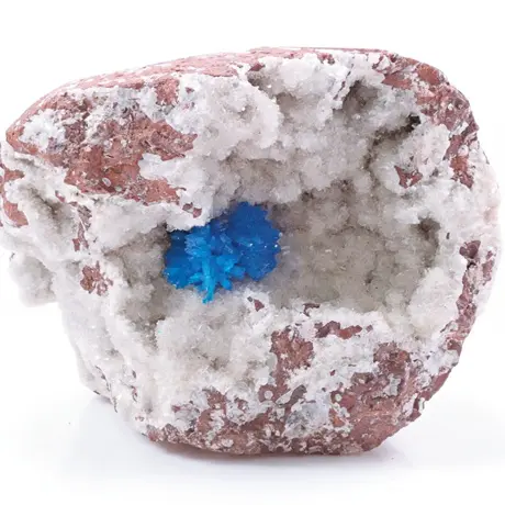 コレクターを魅了する青い結晶カバンサイト！どんな鉱物？宝石になる