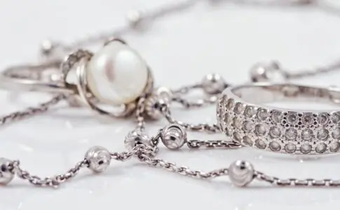 銀（シルバー）とは｜性質、産地、歴史、価値など | カラッツ Gem Magazine